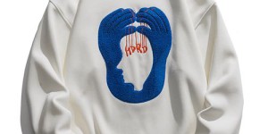 Characteristics of wool clothing fabrics (good warmth retention and elasticity)