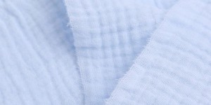 Why are the prices of the same two-layer gauze fabric so different (about the price of two-layer gauze fabric)