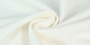 What kind of fabric is cotton blended fabric? (Is cotton blended fabric hot to wear in summer?)