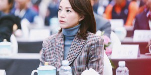 Dong Qing is very casual in private (wearing a T-shirt and black leggings to climb the Great Wall, a middle-aged person still looks girly)