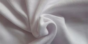 What are the advantages and disadvantages of pure cotton fabrics (Maintaining the water balance of the fabric makes people feel comfortable.)