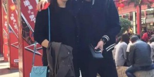 Huang Zitao rarely appears with his mother (50-year-old Tao’s mother was even more stunning when she was young wearing cartoon T-shirts with holes)