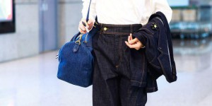 Jing Boran is better at wearing it than many women (a white sweatshirt tucked into the waist and dark blue jeans are the best)