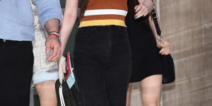 Xu Suizhen, who is naturally charming, has a high ponytail and a fluorescent green T-shirt (the water snake waist is too eye-catching)