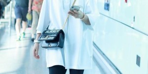 Li Bingbing has a really low-key temperament. The sweatshirt and tights are very casual (the slender legs are too eye-catching)