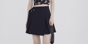 What’s the best way to wear under a T-shirt (teach you some outfit ideas that make you look slimmer and look more beautiful without clashing with your shirt)