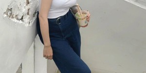 This is how to wear the white T+ jeans that are on the street (more fashionable and widens the gap between you and ordinary people)