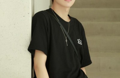 Zhai Xiaowen is constantly involved in sexy movies as a teenager (a sweater paired with sweatpants can actually look high-end)