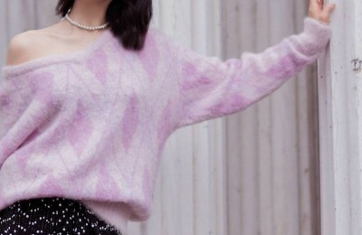 Song Yanfei is truly a fashionista (the purple sweatshirt and long leather jacket are fresh and cool)