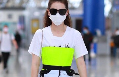How to wear a summer T-shirt (come and see these 3 female celebrities teach you how to become a cool girl easily)