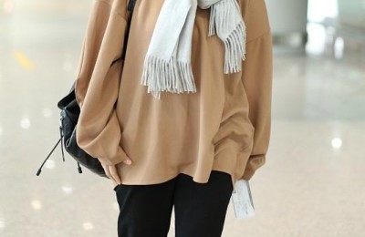 Ordinary sweatshirts turn out to be so beautiful (as long as Jiang Xin wears them in a literary and artistic way)