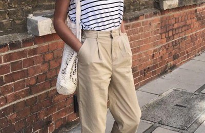 No matter what age a woman is (striped T-shirts can add points to the look and make her look elegant)