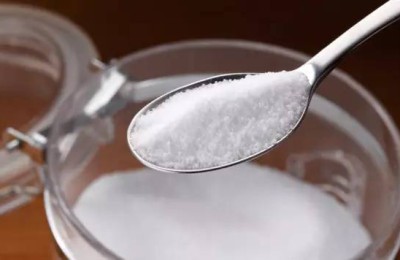 Several ways to remove oil from clothes (how to remove old oil stains from clothes)