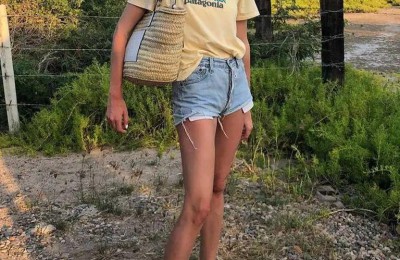 There are T-shirts all over the street (wearing this way is more innovative than others)