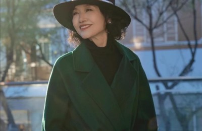 What should an aunt in her fifties wear? (These 3 principles will teach you to become more advanced and intellectually elegant)