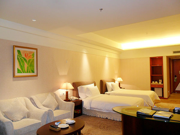   Hotel bed sheets