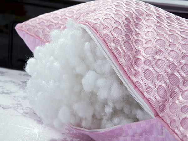 Magnetic therapy pillow