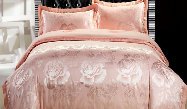 What kind of fabric is comfortable for the sheets