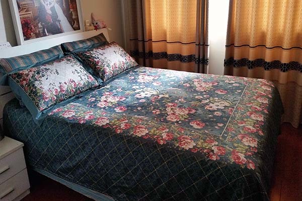 Which one is better, Mengjie or Mercury Home Textiles
