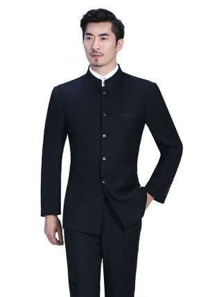 What is the difference between custom-made suits and buying them in a physical store, and how many different types of custom-made suits are there?